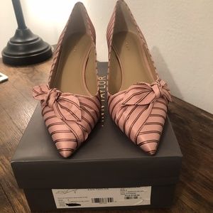 Ann Taylor Teagan Striped Side Bow Pump